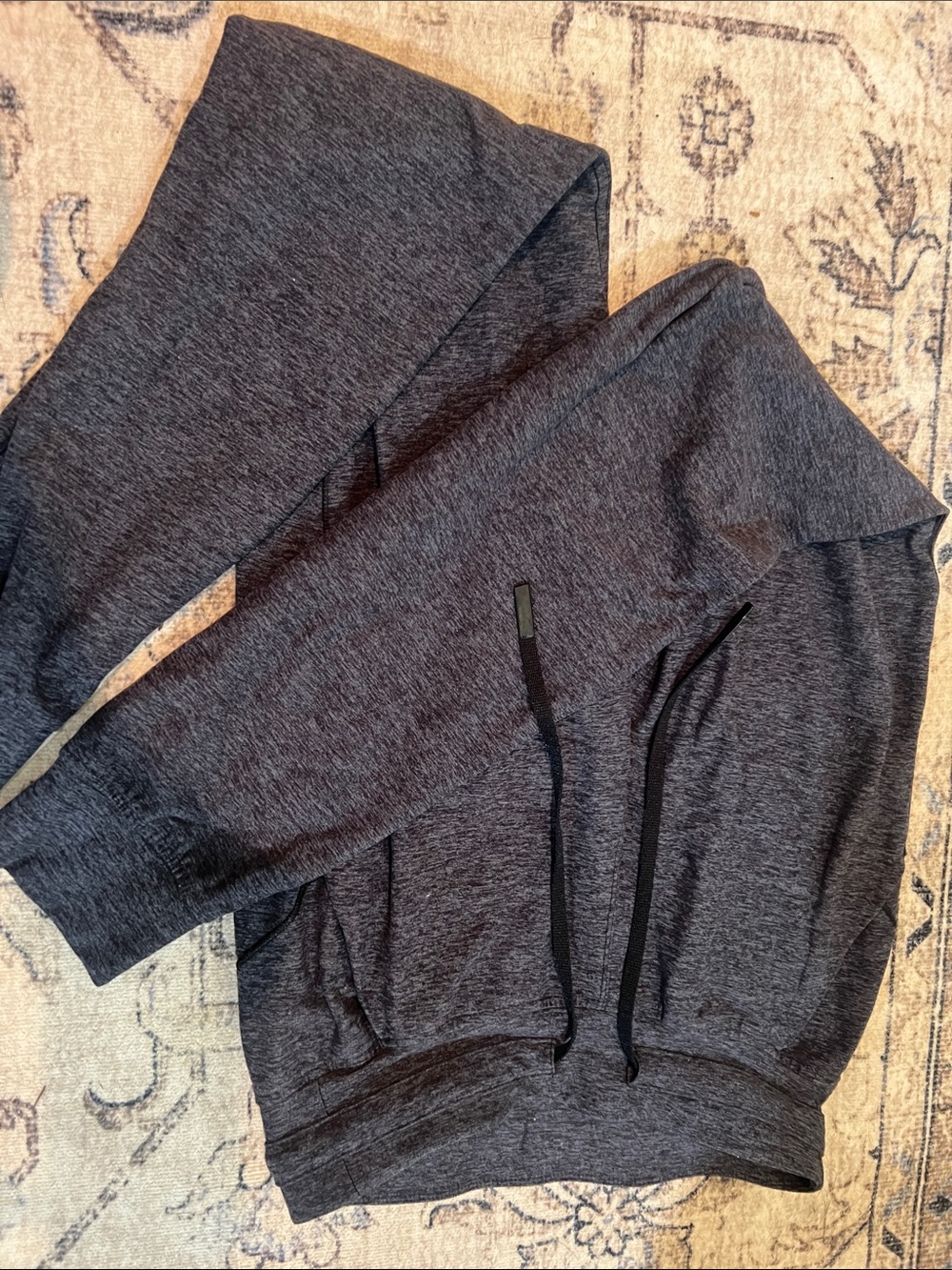 Lululemon women’s  Dark Heather Gray joggers